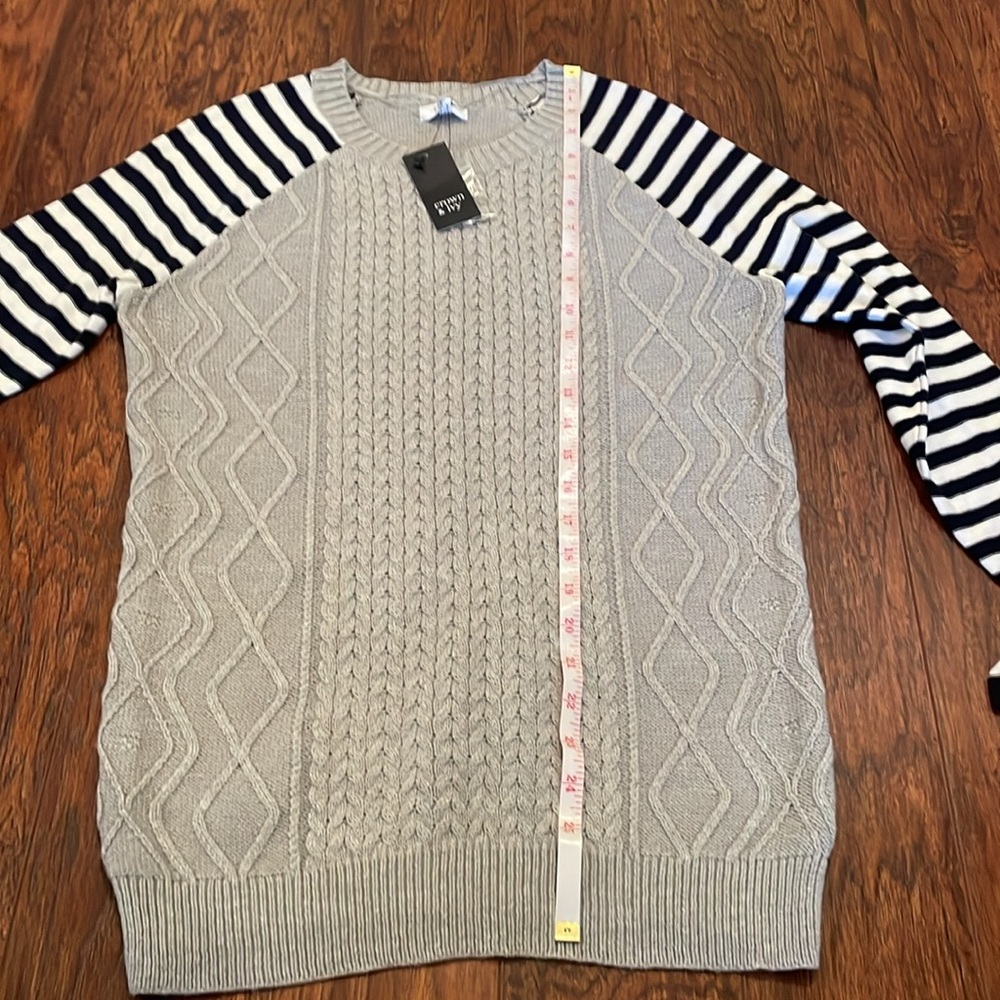 Crown and Ivy sweater - Picture 9 of 10